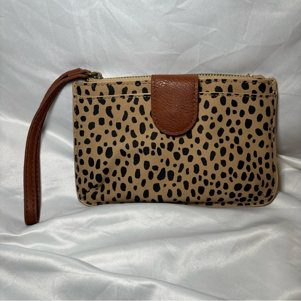 Universal Threads Wallet Clutch Brown Tan Leopard Print Fall Women’s Wristlet
